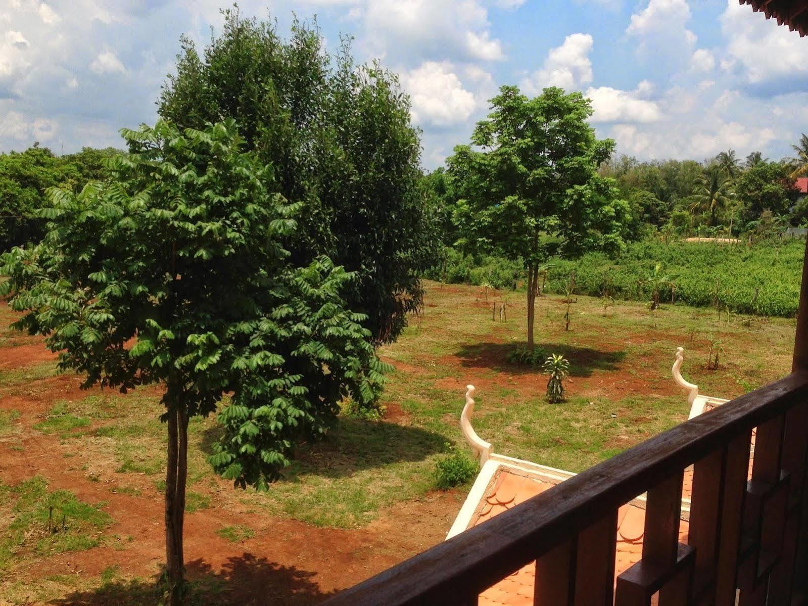 Green Plateau Lodge Banlung Extérieur photo